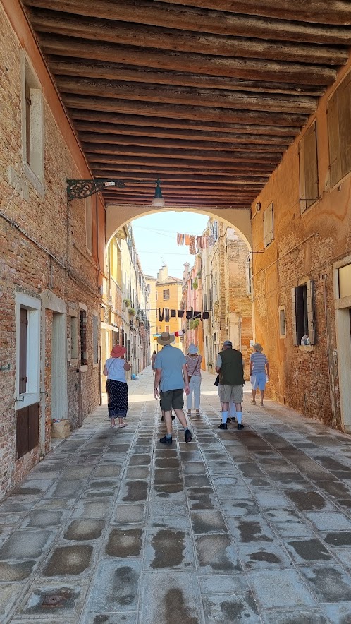 street in venice - people walking