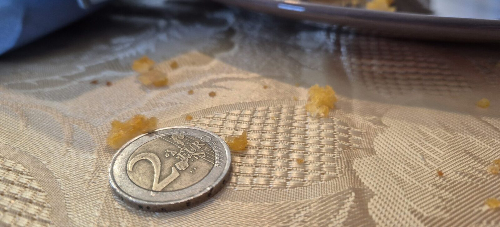 Tipping two Euros in Italy