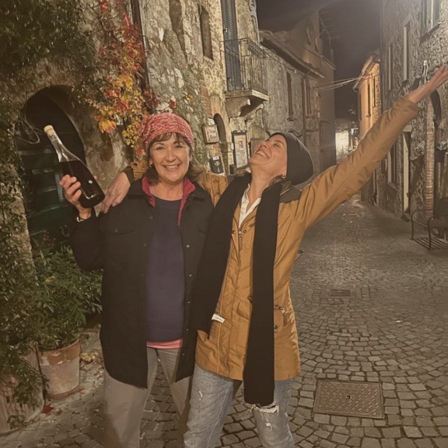 Two friends outside a bar in Allerona