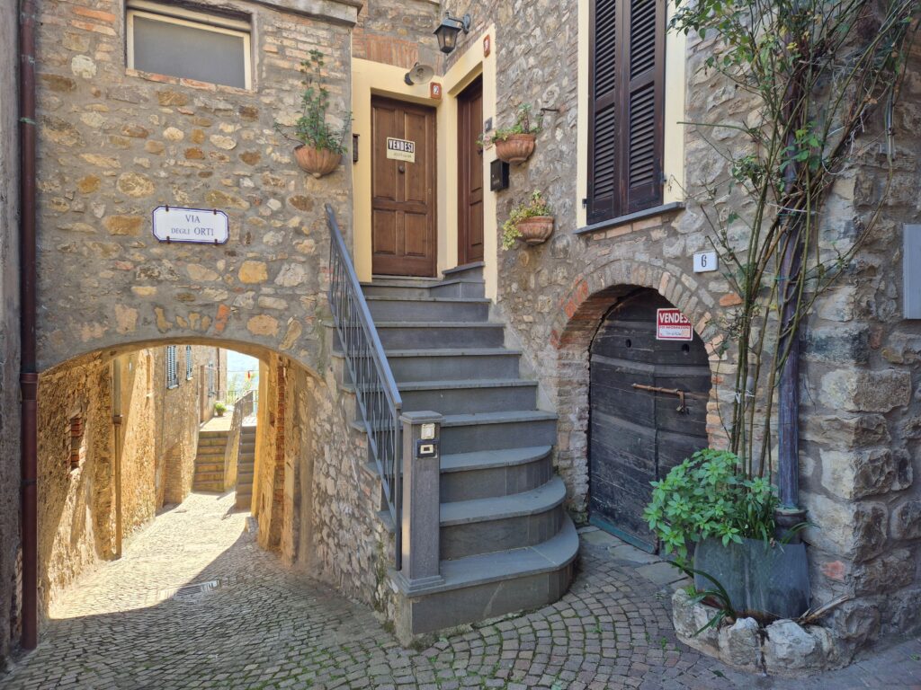 A home for sale in Allerona