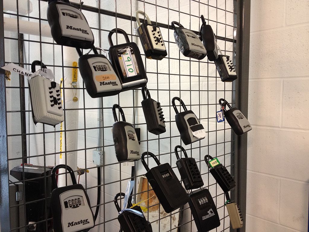 lockboxes in italy - small group village tours -- 2025 rome advice