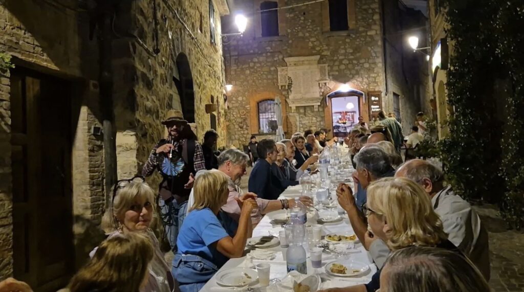 dinner in orvieto long table